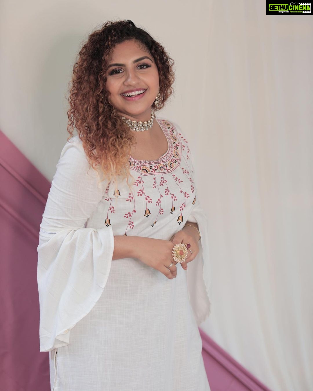 Noorin Shereef Instagram - Pc @srj_hashtag Sorry for this unedited pic🥴