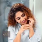 Noorin Shereef Instagram - Sun collection rejuvenates your day ☀️ from @almacarinofinejewellery @arshalphotography @jaan_moni_das @laamiya.c.k