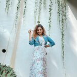 Noorin Shereef Instagram - "Don't be afraid to give up the good to go for the great🍀 📸 @ferminnoushad Wearing @reliancetrends Denim shirt from @jishadshamsudeen