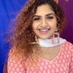Noorin Shereef Instagram - For the first time ,I had tried a diwali look.Seriously,I felt happy after seeing my outlook.I used @dermavive_india cleanser and @nuetriderm_india as a strong moisturizer so that I can skip the primer section which had given me a smooth finished base.Checkout my YouTube for the full tutorial video done in step by step.