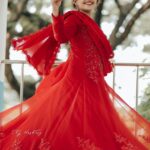 Noorin Shereef Instagram - Come , lets fall in red together♥️ Pc @srj_hashtag Retouch @vishnukumarkrishna Wearing @naznoor.official India