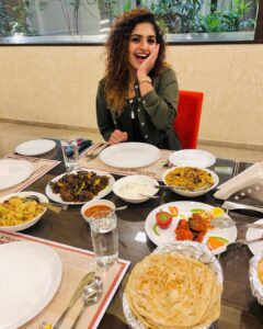 Noorin Shereef Instagram - Recently visited @spicebridgetvm @sfs.homebridge in my trip to Trivandrum. Absolutely enjoyed the delicious spread and hospitality. The biryani and mutton fry were my favourites! ❤️ 
Thank you @livinginagram for helping me to find this best place around the town

#sfs #sfshomebridge #noorin #noorinshereef #spicebridgetvm