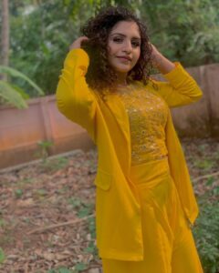 Noorin Shereef Instagram - Shine like you are already a gem !!!!! 
Wearing @naznoor.official 
 #naznoorgurls #noorinshereef #instagram