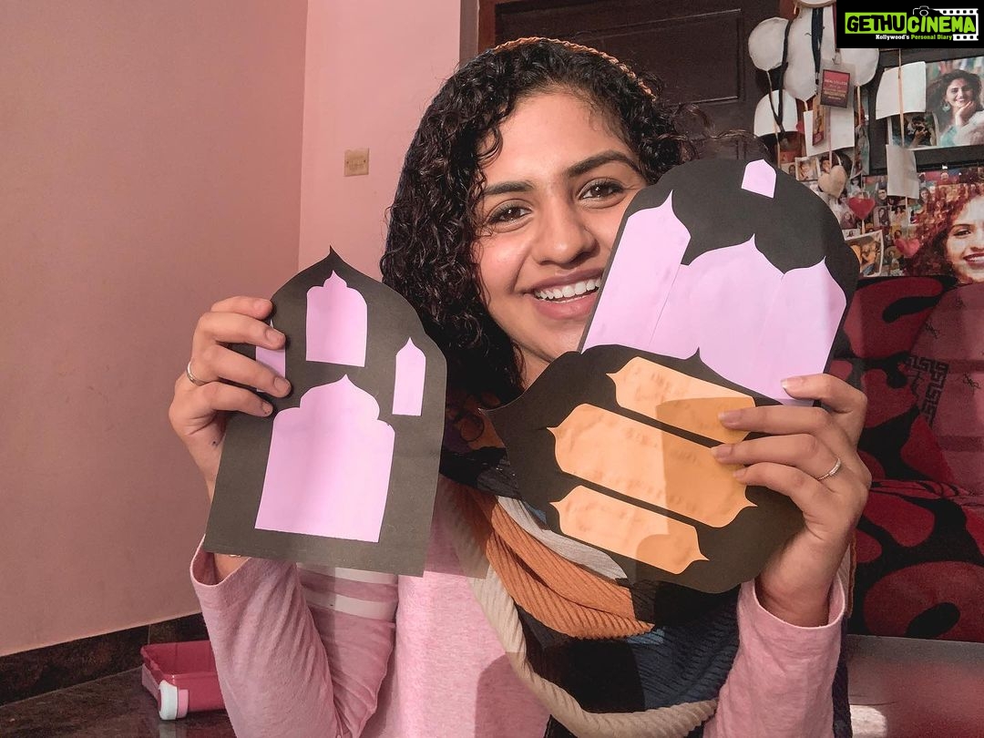 Noorin Shereef Instagram - Eid 🕌day is near and what all you guys gonna do for the eid celebs????🕌✨✨ I made some paper stuffs that i can use for taking pictures