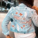 Noorin Shereef Instagram – Swipe !!🤭😬😬😬😬 We all love to hav eveything anything customized  for us. Lets do it by ourself. Chekout my new youtube video about customizing my jacket . Link in my bio