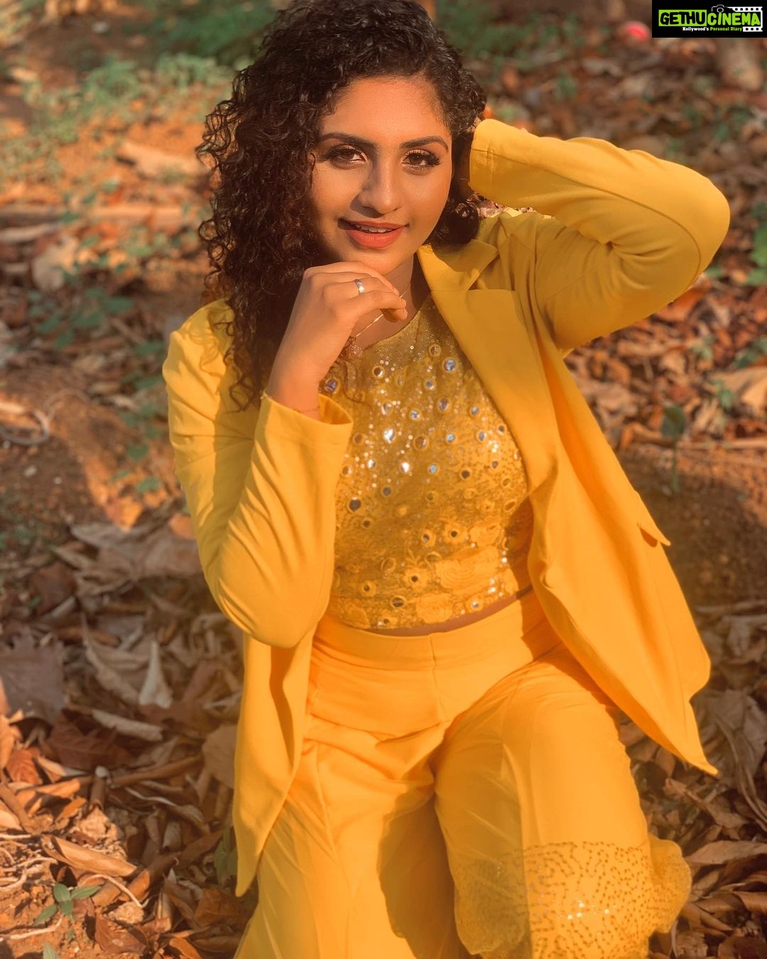 Noorin Shereef Instagram - Thank you @haseena_hasi_ ummi♥️ for designing this yellow indi-westo suit for me on my birthday♥️♥️♥️♥️ swipe Picture credit to @nazerin_nechu