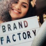 Noorin Shereef Instagram - CONTEST ALERT! 🚨 So guys, get commenting now and submit your entries! 5 lucky winners will get to shop with me @brandfactoryind on 20th Feb and will also get ₹1000 unconditional voucher from Brand Factory. Entries on only till 17th Feb, So hurry up!! #BrandFactory #Discounts365days #contest #ndmplstarsquad