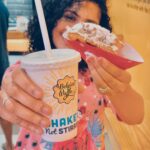 Noorin Shereef Instagram - Have you ever tried kitkat waffle and salted caramel shake from @thebelgianwaffleco_tvm ?.i was not at all a sweet person but honestly i fall for these flavors😋. Visit your nearest @thebelgianwaffleco_tvm shops at travancore mall and shasthamagalam at trivandrum to experience the loving flavors and more 📸 @abi_thankan Thiruvananthapuram, Kerala, India