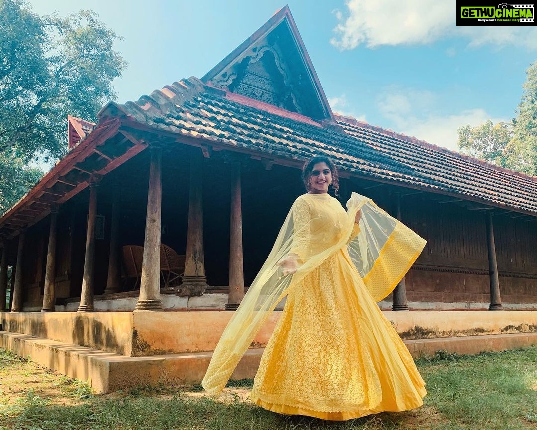 Noorin Shereef Instagram - 📸 @deepak_rs_4040 Wearing @ladies_planet_ 💛