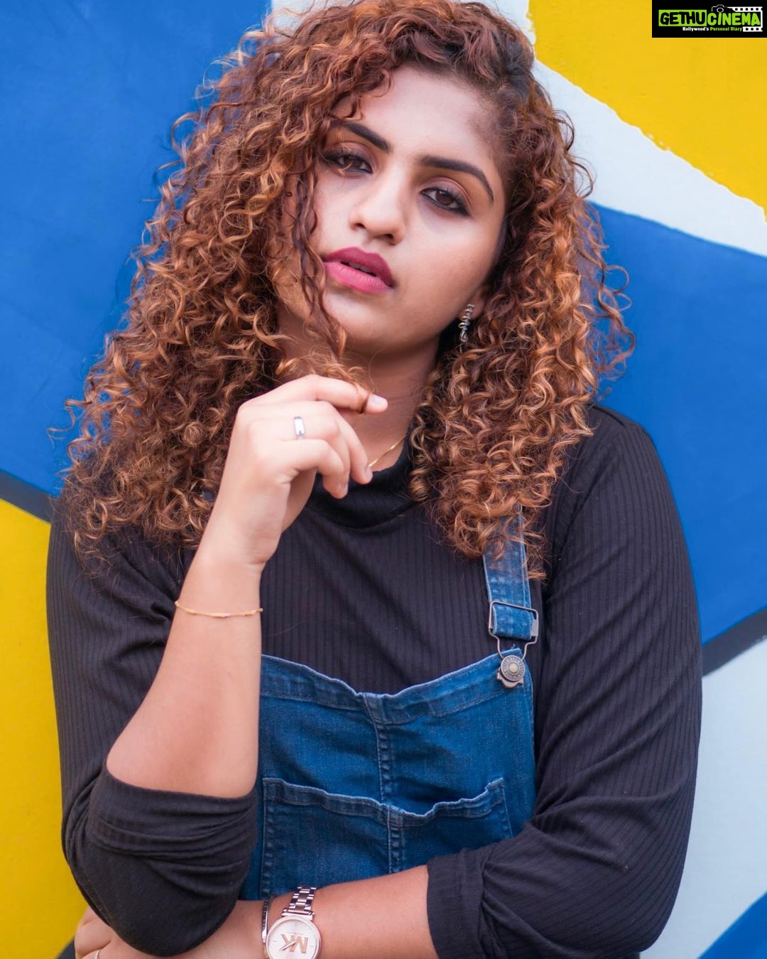 Noorin Shereef Instagram - So this is going to be the last picture from @sathyan_rajan photography series , hey sathya plan some more soon🤭 Fort Cochin