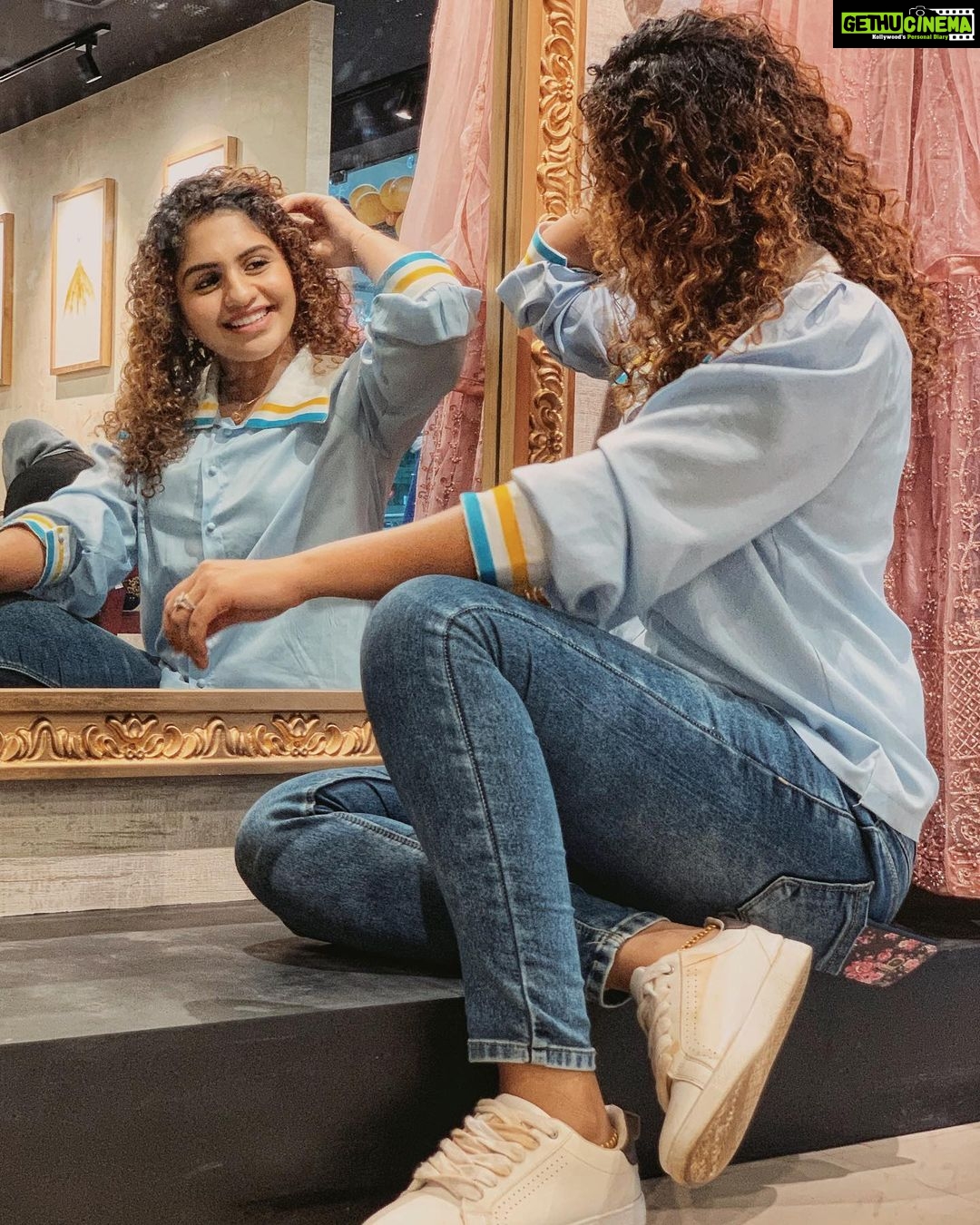 Noorin Shereef Instagram - This is me🤭.wearing a loose shirt with a common blue jean and a white sneaker ,forgot that i was in a boutique for making my new outfit designs!! Anyway i got a mirror and a nice outfit so chill babe, lets take a picture. (Note- stay tuned to see my new bridal designs from @thanuzbridalboutique ) . My phone gonna fall😖 . Wearing Plus-Sailor Collar Lantern Sleeve-Shirt (808185) from @sheinofficial ♥️ Use my code 4Noorin10 for extra 10% off for every @sheinofficial 2000+ purchase 📸 @deepak_rs_4040 . #sheinofficial #shein #sheingals #sheinplussize #blackfriday #sheinindia #sheininfluencerindia Thanuz boutique