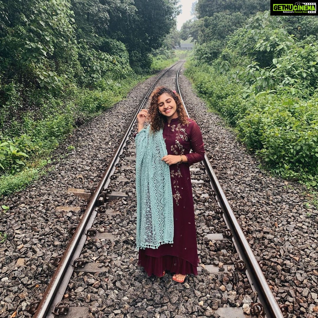 Noorin Shereef Instagram - Confirmed its a non using track then only i stepped there🤘🏻 Wearing @noushad_ladiesplanet