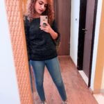 Noorin Shereef Instagram - Thankyou boss♥️😉 Posting a mirror selfie after a long time