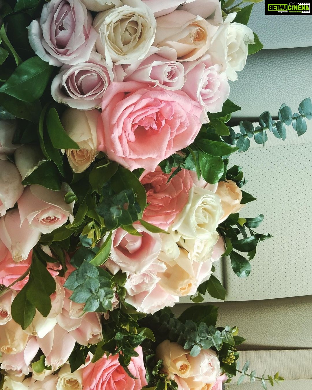 Noorin Shereef Instagram - @uniq_flowers_uf