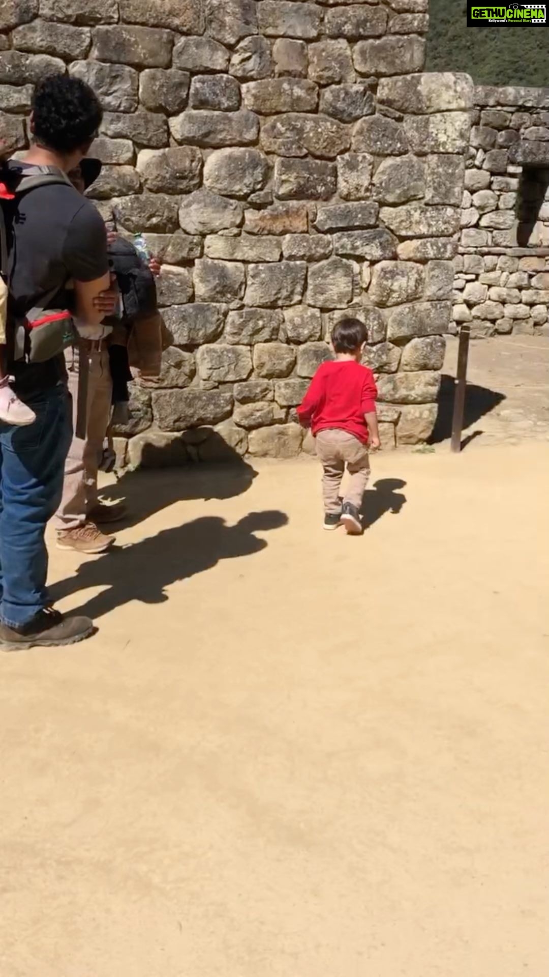 Panchi Bora Instagram - Apparently most interesting thing in Macchu picchu was Ant π I thought will capture one pic in yoga pose but was busy keeping an eye on this lil boy who was keeping an eye on ants π #lifeofmom #ant