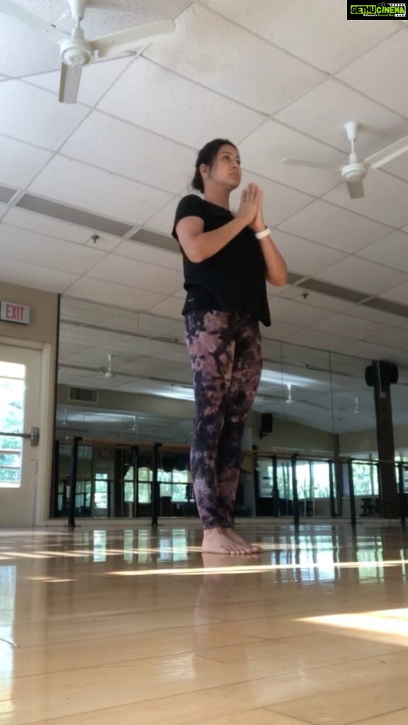 Panchi Bora Instagram - Mere shankara. Best way to connect with my shankara 🧘🏻‍♀ #yoga #yogateacher
