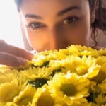 Panchi Bora Instagram – Mood when husband gets me flowers!! 🌼