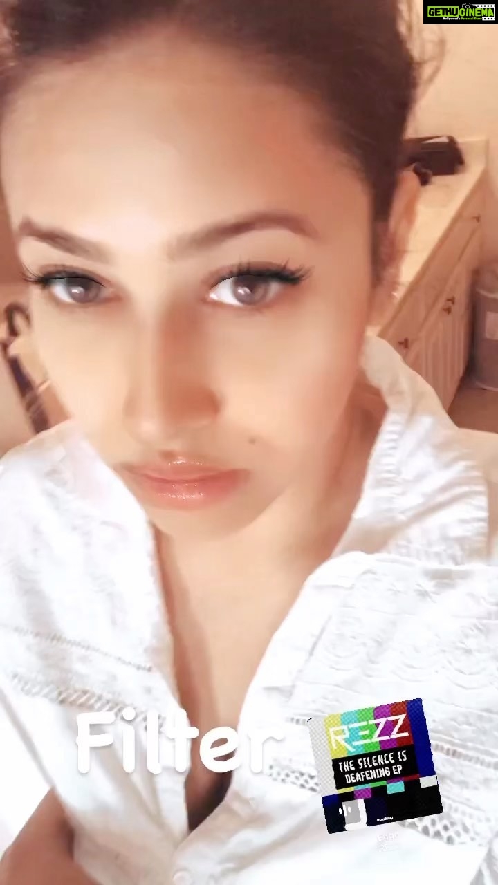 Panchi Bora Instagram - Stories and filter!