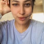 Panchi Bora Instagram – Filters or no filters I accept and approve myself! Without once of make up 🤪 lyrics dedicated to inner peace ✌️😅