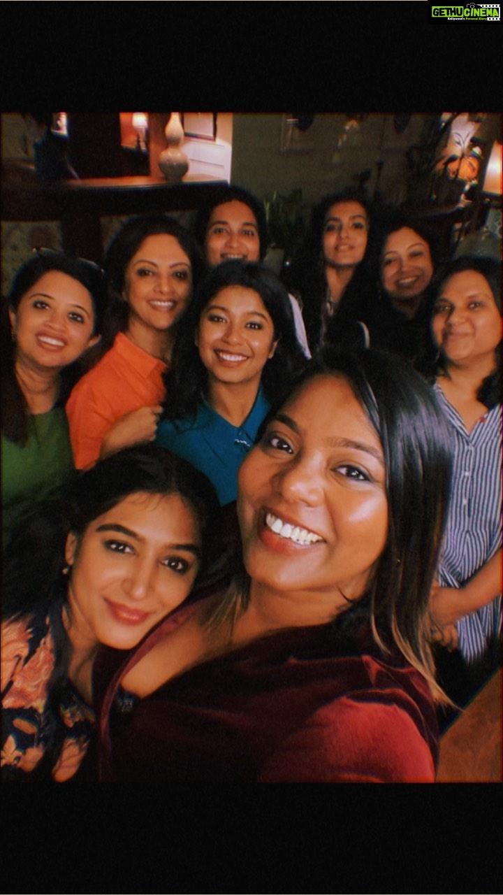 Parvathy Instagram - Wonder women wonder-womening all day ! 🤰🏽🤓♥️ Special appearance - my wonderful fraands @dhanyarajendran @smritikiran bringing oodles of joy and love!