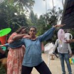 Parvathy Instagram - Minnal Mini with Crew! Fun times on @wonderwomenfilm set! @sayanoraphilip @radhagomaty 😂❤️ @anjalimenonfilms did you record this? I can’t remember! Have you watched Wonder Women yet? It’s streaming on @sonylivindia