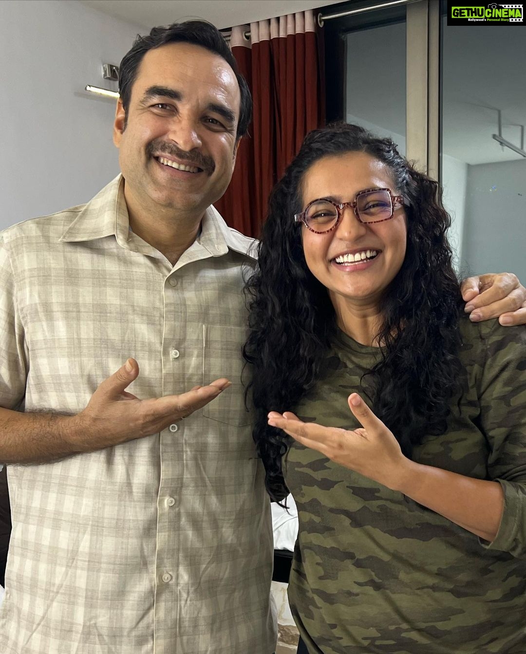 Parvathy Instagram - An observer. A Witness. A mirror. @aniruddhatony and Ritesh ji, thank you for inviting me to embody MK. @pankajtripathi for being the absolute best co-actor ever, @sanjanasanghi96 @pareshpahuja @jaya.ahsan #dilipshankar for being amazing laikari partners! @virafsarkari #indrani for making sure I’m so well taken care of so I can be my best. Avik da and his team for effortlessly capturing the magic. To each and every department on this set, you’re kindness and efficiency helped me immensely. 🪬🌻