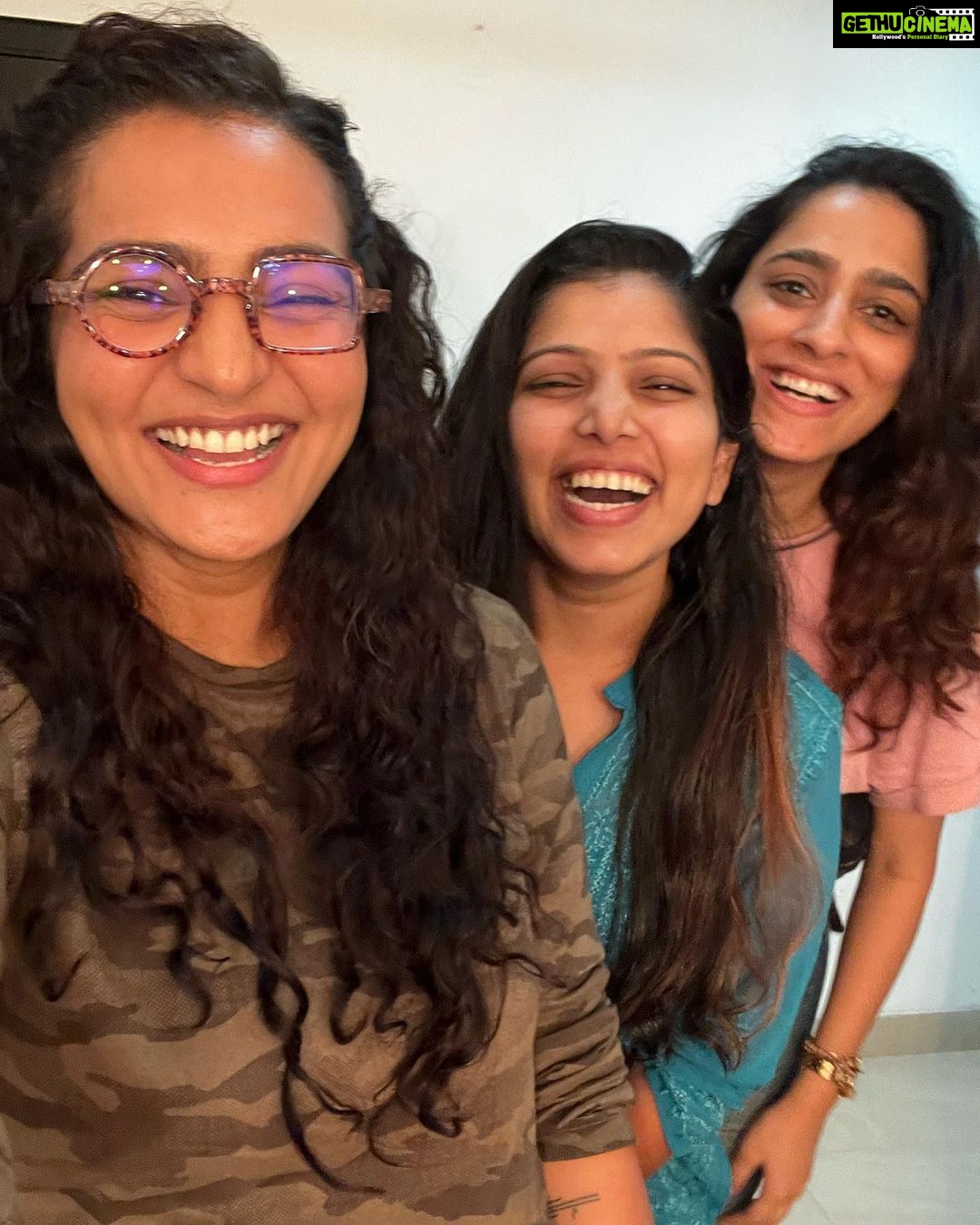 Parvathy Instagram - An observer. A Witness. A mirror. @aniruddhatony and Ritesh ji, thank you for inviting me to embody MK. @pankajtripathi for being the absolute best co-actor ever, @sanjanasanghi96 @pareshpahuja @jaya.ahsan #dilipshankar for being amazing laikari partners! @virafsarkari #indrani for making sure I’m so well taken care of so I can be my best. Avik da and his team for effortlessly capturing the magic. To each and every department on this set, you’re kindness and efficiency helped me immensely. 🪬🌻