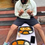 Parvathy Instagram - ‘Ente idli njan tharoolaaaaa’ Mean Joey bheegaran for you! Photo dump of a morning done right ! Early morning run and breakfast at @mysore_raman_idli with @bheegaran Swipe to see his smug happiness over getting butter podi idli vs my humble ghee podi idli! Then of course we rounded it off with a ghee roast! 🥳🥳🥳