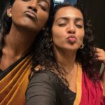 Parvathy Instagram - Saree-ndipitous meeting with this queen! @seemahari like whaaa.. jusss.. happened?! Universes doing me a solid here 💃🏽