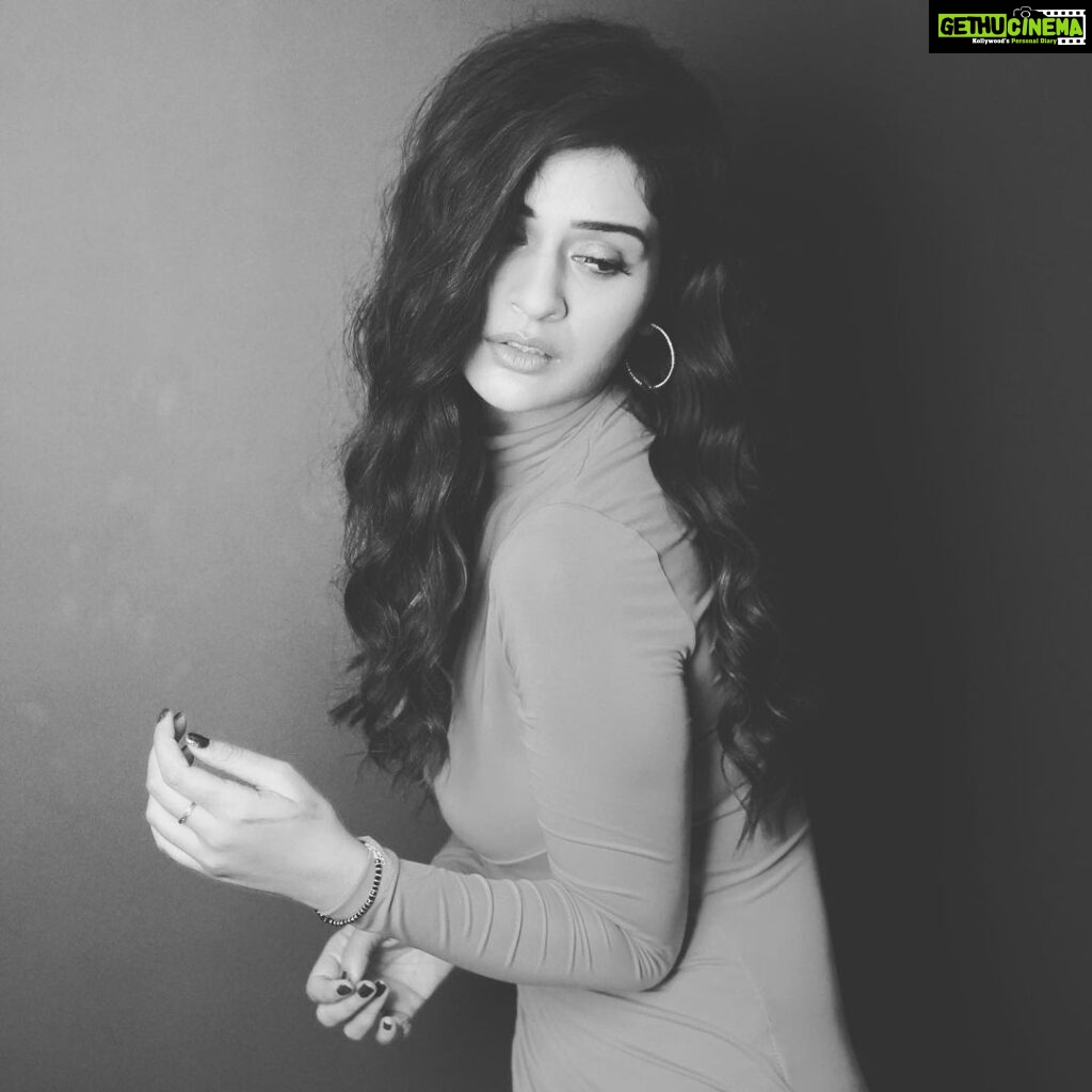 Payal Rajput Instagram - If the timing is wrong ⌛️ Create your own ⏳