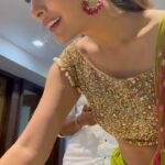 Payal Rajput Instagram - Mera Dil ye pukare..... Ajaaaa..... 💃🥰😍 Styled by @aayeshaa.mariam Outfit: @nallamz