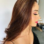 Pooja Bhalekar Instagram - Sending my selfies to NASA.. coz I am an 👽 🤭 . . . . . . . . . . . #shootlife #makeup #look #glamour #selflove #set #behindthescenes #work #motivation #fashiongram #styleinspo #behappy #beyou #curvygirl #funny #eyemakeup #lifestyle