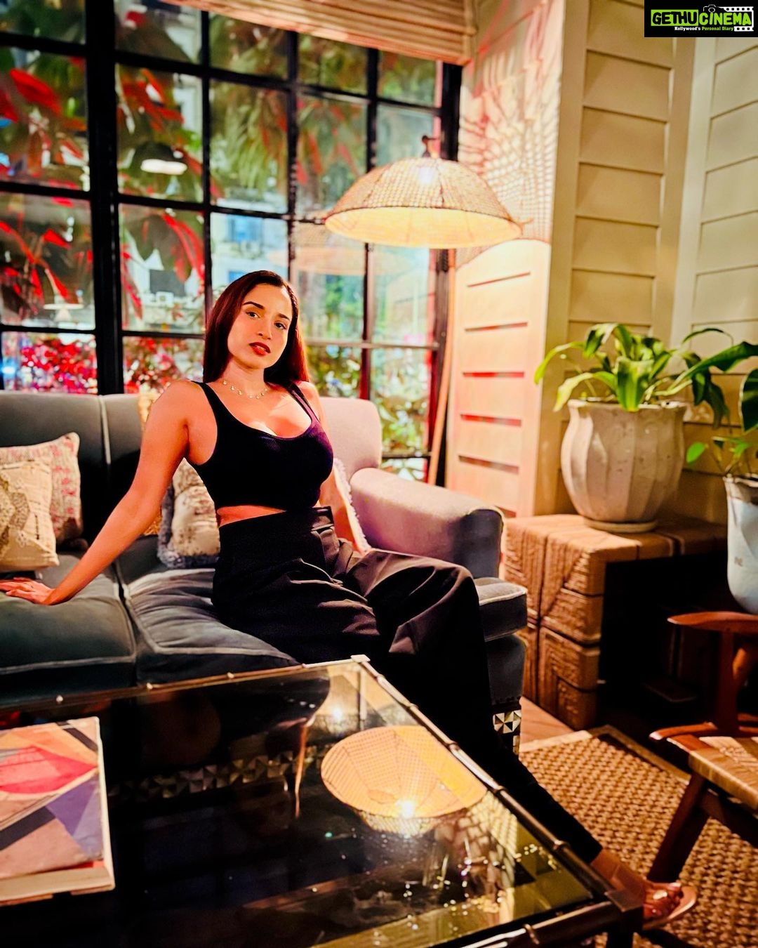 Pooja Bhalekar Instagram - About last night in SOHO… 🦋 @sohohouse @sohohousemumbai . . . . . . . #nightout #soho #sohohousemumbai #beauty #mood #goodvibes #fyp #foryou #explorepage #explore #instagood #igaddict #picoftheday #photo #ootd #ootdindia #new #trend #blacklove #diva Soho House Mumbai