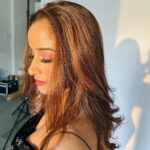 Pooja Bhalekar Instagram - Sending my selfies to NASA.. coz I am an 👽 🤭 . . . . . . . . . . . #shootlife #makeup #look #glamour #selflove #set #behindthescenes #work #motivation #fashiongram #styleinspo #behappy #beyou #curvygirl #funny #eyemakeup #lifestyle