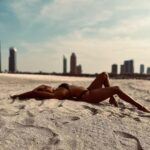 Pooja Bhalekar Instagram - Love is endless sky 🌤🪂🤍 . . @fivepalmjumeirah @beachbyfive FIVE Palm Jumeirah Dubai