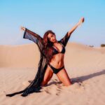 Pooja Bhalekar Instagram – SOMEWHERE ON ERTH 🌎
🏜🌵
.
.
.
.
.
.
.
.
.
#fyp #explore #explorepage #foryou #bikinilife #aesthetics #fit #bodygoals #desert #dubai  #bikini #photoshoot #kick #martialarts #poojabhalekar Planet Earth