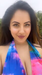 Pooja Bose Instagram - One life 💺🏝️🏝️🏖️🏖️