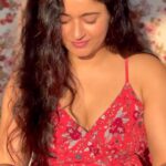 Poonam Bajwa Instagram - “Hello sun in my face ! Hello you who made the morning and spread it over the fields! Watch now , how I start the day in happiness , in kindness .”-Mary Oliver 2023 looking good already ! Thank you @factornotes for the happiness kit! 💕💕💕💕💕Madly in love 📸 @suneel1reddy
