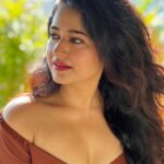 Poonam Bajwa Instagram – I like it when you smile …
But I love it when I am the reason 
~ a rai of light ❤️📸📸📸 @suneel1reddy