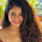 Poonam Bajwa Instagram – I like it when you smile …
But I love it when I am the reason 
~ a rai of light ❤️📸📸📸 @suneel1reddy