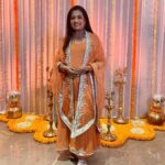 Poornima Bhagyaraj Instagram - At our 80’s reunion. Thank you for this beautiful outfit @rehanabasheerofficial . Just loved the fit and flowy feel of this dress. The perfect match of silver and orange jewellery totally enhanced this outfit by @sharanyabhagyaraj