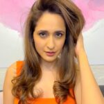 Pragya Jaiswal Instagram - Woke up this morning and decided to change things up a bit 💇‍♀️ #DecemberReady 💁🏻‍♀️ Thank you @watercoloursalon @aysha_hooda @nidapatel 💜💖