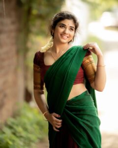 Pragya Nagra Instagram - KANJA POOVU KANNALA🌸 Costumes - @ivalinmabia Photography - @camerasenthil Makeup - @priyanka_makeover_artistryoff Shoot organised by @rrajeshananda #halfsaree #dhavani #gramathuponnu #sareelover #sareedraping #sareelove #saree #sareeblogger #sareeindia #sareeaddict #sareepact #sareeonline #sareeswag #chennai #chennaimodels #coimbatore #madurai #chennaigirls #chennaiblogger #ootd #fashionblogger #fashionmodel #models #chennaimodels #hyderabad #kerala #trending #instagood
