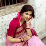 Pragya Nagra Instagram – Arali poo🌸🌺
Saree & blouse @studiovirupa ❤️
PC @harini_sarathy 🥰