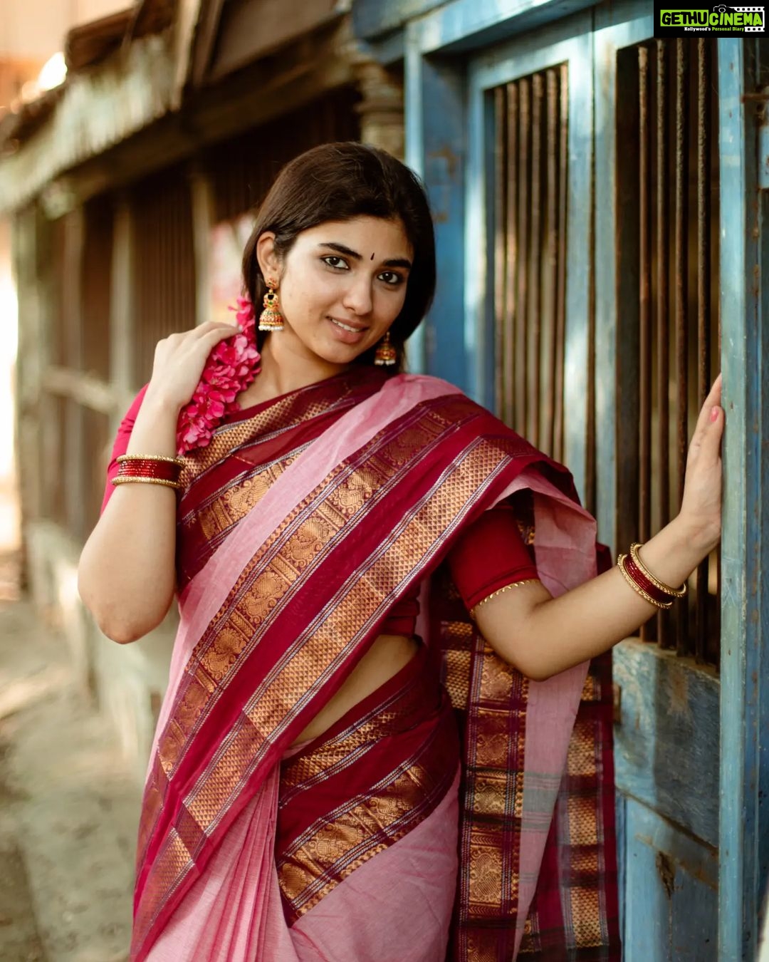 Pragya Nagra Instagram - Arali poo🌸🌺 Saree & blouse @studiovirupa ❤️ PC @harini_sarathy 🥰