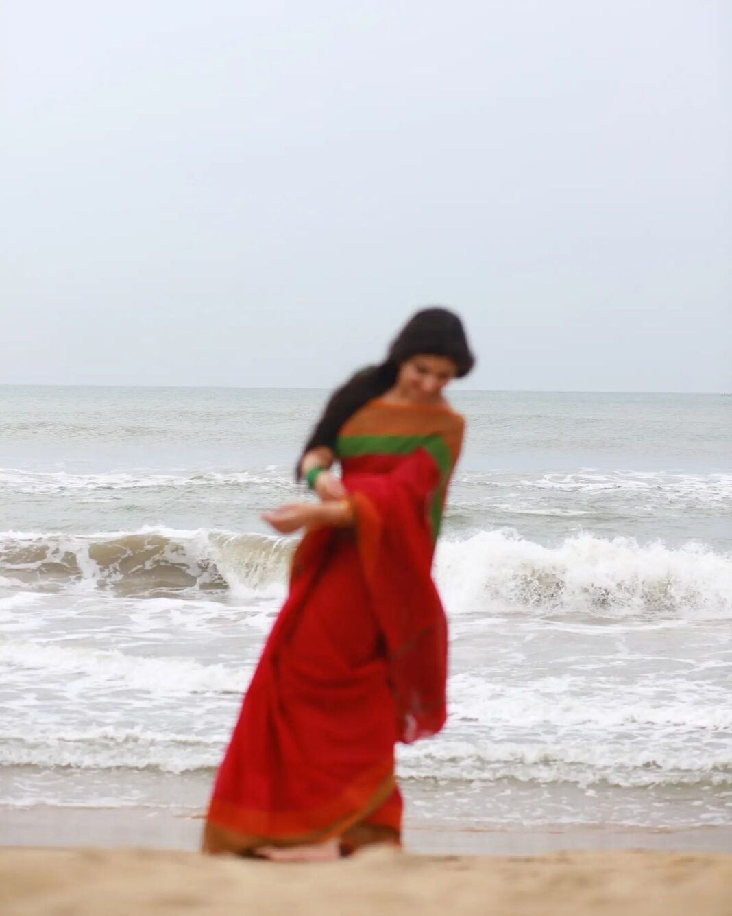 Pragya Nagra Instagram - Vaasam adhu vaasam veesuthadi🌸 PC @sat_narain Team @shotsbyuv Beautiful saree & Blouse @studio_thari @niranjanisundar #vintage #vintagestyle #beachvibes #vintagefashion #vintageclothing #sareelover #sareedraping #sareelove #saree #sareeblogger #sareeindia #sareeaddict #sareepact #sareeonline #sareeswag #chennai #chennaimodels #coimbatore #madurai #chennaigirls #chennaiblogger #ootd #fashionblogger #fashionmodel #models #chennaimodels #hyderabad #kerala #trending #instagood