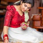 Pragya Nagra Instagram - 🌸Ellavarkkum hridayam niranja Onashamsakal🌸 PC @arunprasath_photography Pavadai Sattai @fiorebymalar_ #onam #kerala #onamcelebration #keralagram #onamspecial #happyonam #india #malayali #instagram #keralasaree #keralatourism #mallu #mallugirl #onamsadhya #malayalam #kochi #keralafood #keralagodsowncountry #onamsaree #festival #onamfestival #instagood #onamvibes #traditional #keralam #keralaattraction #entekeralam #VaralaruMukkiyam