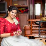 Pragya Nagra Instagram - 🌸Ellavarkkum hridayam niranja Onashamsakal🌸 PC @arunprasath_photography Pavadai Sattai @fiorebymalar_ #onam #kerala #onamcelebration #keralagram #onamspecial #happyonam #india #malayali #instagram #keralasaree #keralatourism #mallu #mallugirl #onamsadhya #malayalam #kochi #keralafood #keralagodsowncountry #onamsaree #festival #onamfestival #instagood #onamvibes #traditional #keralam #keralaattraction #entekeralam #VaralaruMukkiyam