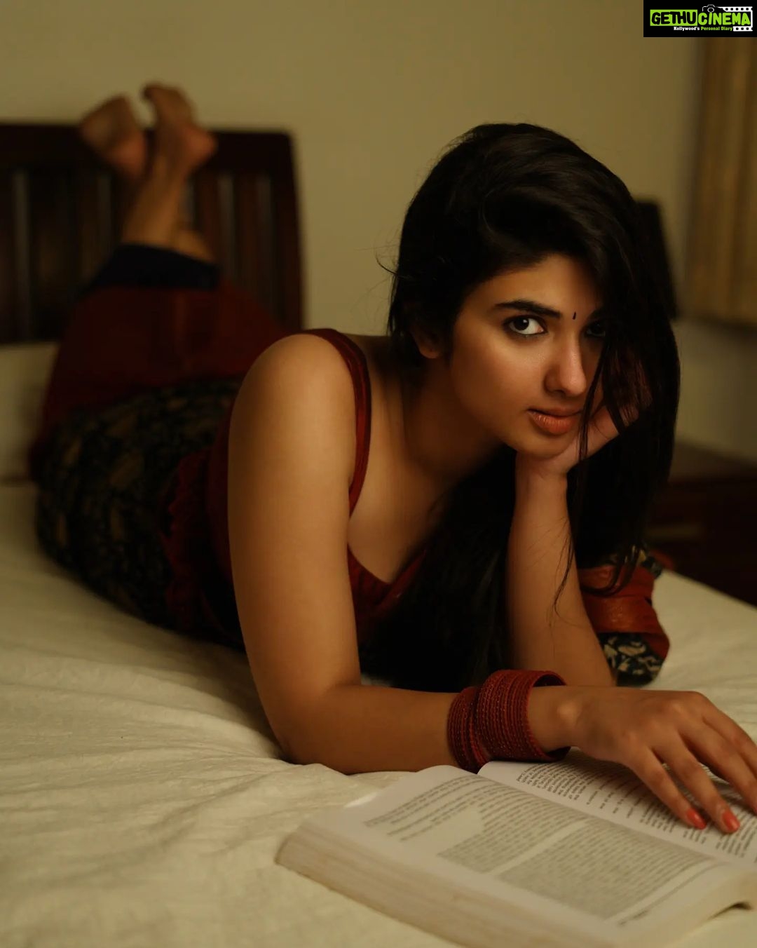 Pragya Nagra Instagram - PC @dxgphotographer 🥰 Saree @ange.in 🌺 #vintage #vintagestyle #vintageaesthetic #vintagefashion #vintageclothing #sareelover #sareedraping #sareelove #saree #sareeblogger #sareeindia #sareeaddict #sareepact #sareeonline #sareeswag #chennai #chennaimodels #coimbatore #madurai #chennaigirls #chennaiblogger #ootd #fashionblogger #fashionmodel #models #chennaimodels #hyderabad #kerala #trending #instagood