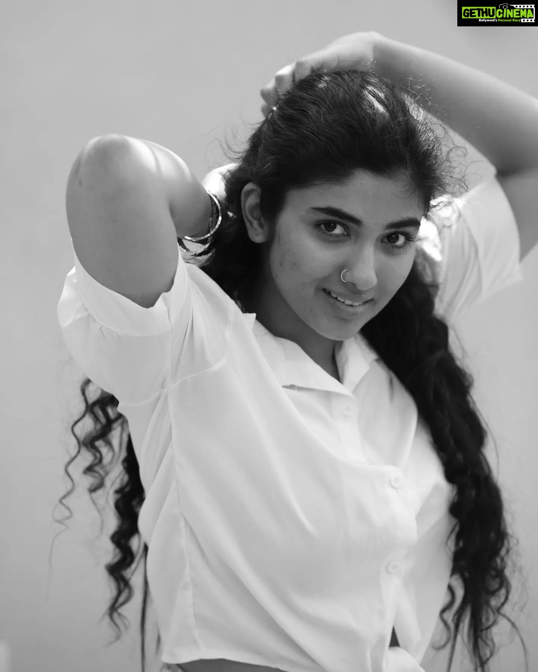 Pragya Nagra Instagram - PC @sat_narain ❤️ Team @shotsbyuv 🥰 #curlyhair #curly #fashion #fashionstyle #ootd #outfitoftheday #outfitideas #outfitinspiration #styleblogger #fashionblogger #fashionmodel #chennaimodels #chennai #chennaites #chennaifashionblogger #urbanic #urbanicsquad #trendingnow #viral #viralmemes #viralpost #chennai #chennaiblogger #chennaimemes #tamilmovie #tamilmoviescenes #tamilponnu #tamilmovies #tamilactress